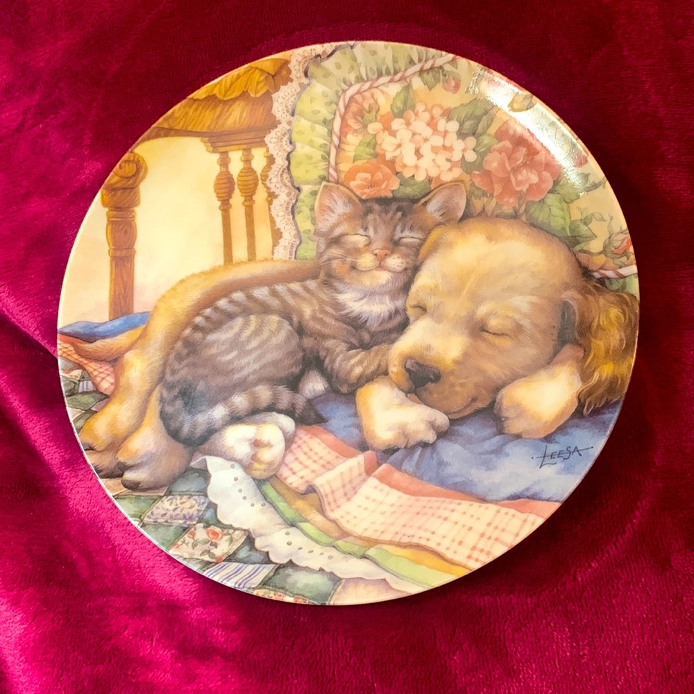Cuddle up "Friends Forever" the crestley collection 1993